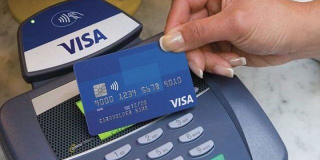 Lãi suất rút tiền mặt từ thẻ tín dụng hiện nay là bao nhiêu?